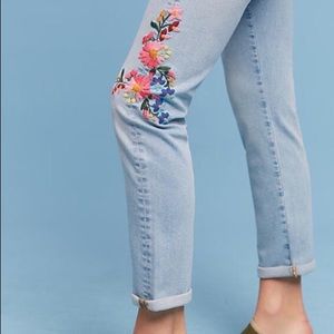 Pilcro Floral Embroidered Mid-Rise Ankle Jeans